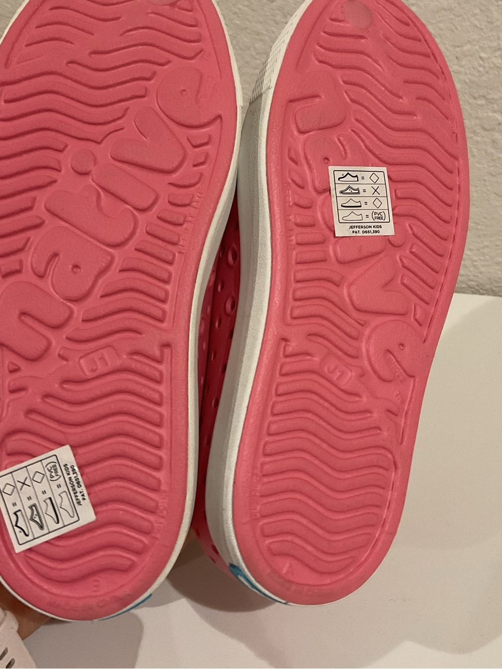 Native Jefferson Kids Water Shoe pink size 1 brand new water summer beach - Picture 7 of 7